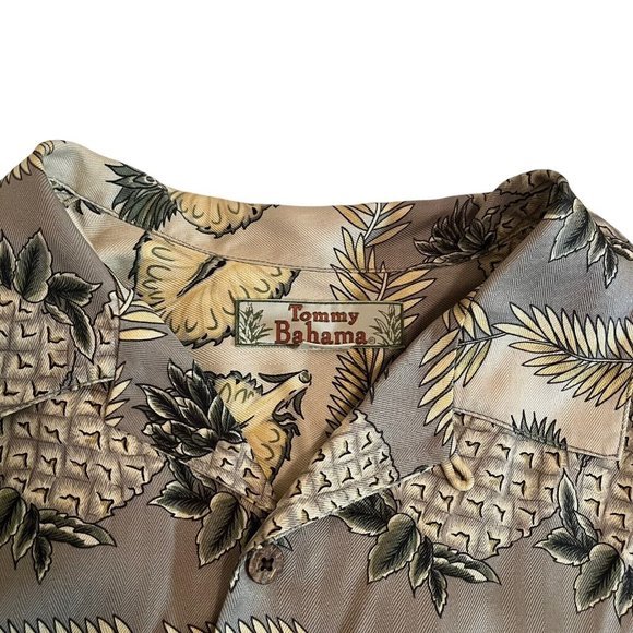 Tommy Bahama Men's Button Front‎ Hawaiian Shirt Green Pineapples Silk Size M euc - Picture 3 of 6
